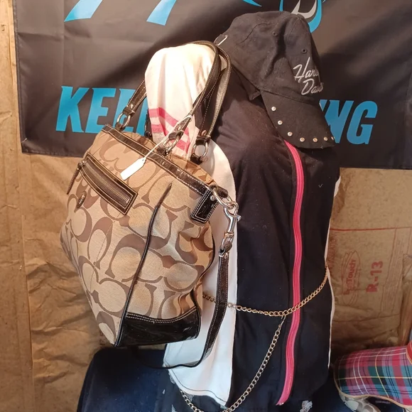 Coach Laura tote - Picture 9 of 12